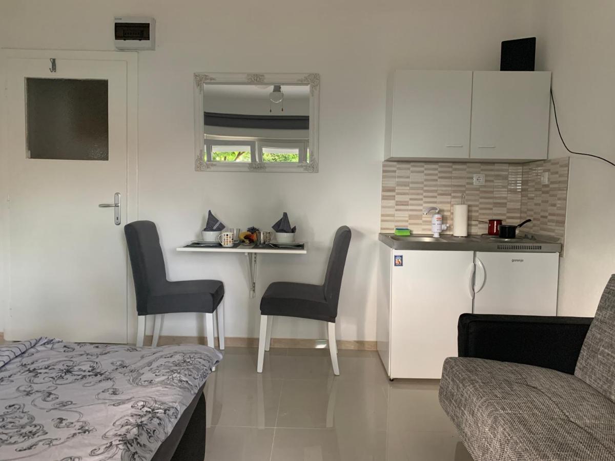 אימוטסקי Studio Apartman Miko מראה חיצוני תמונה