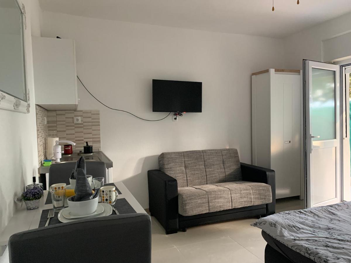 אימוטסקי Studio Apartman Miko מראה חיצוני תמונה