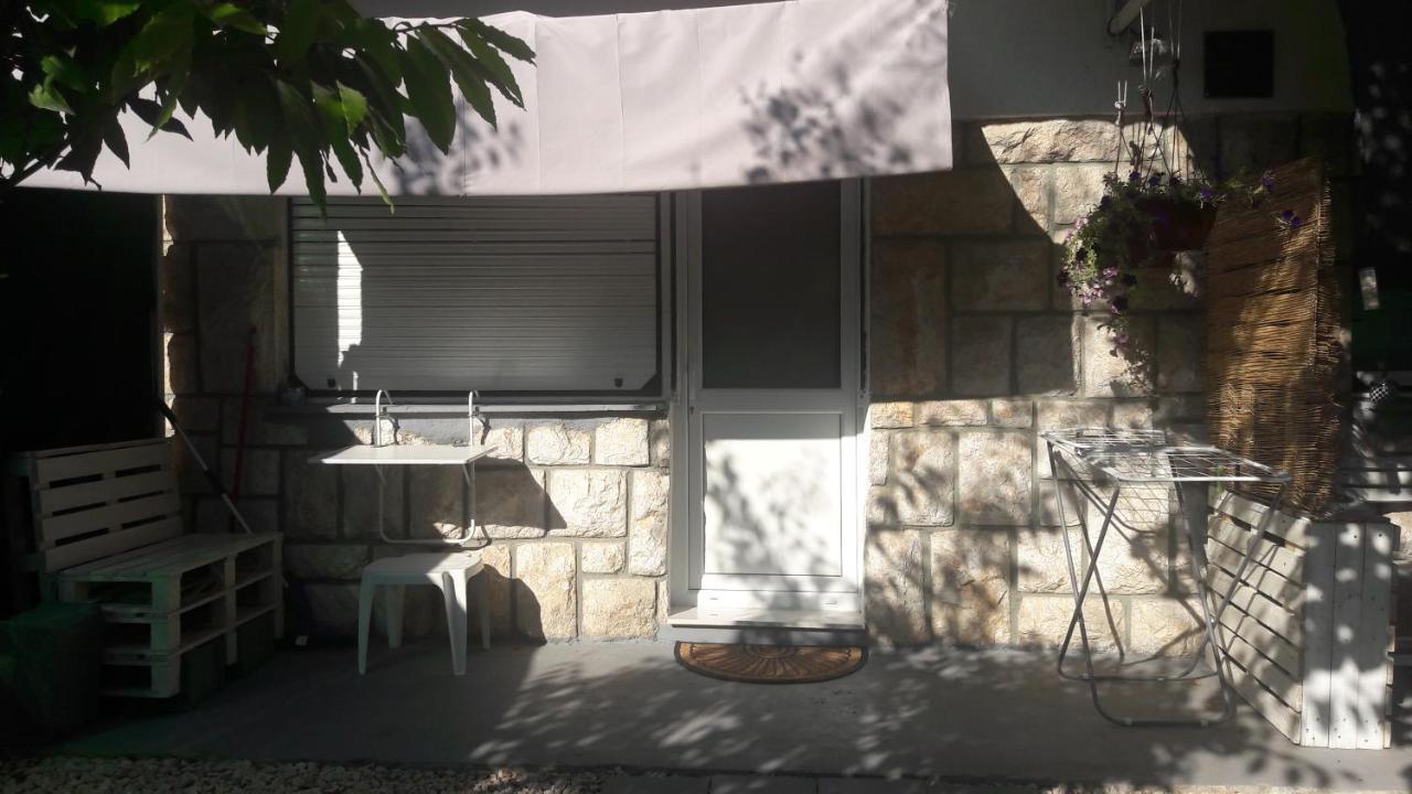 אימוטסקי Studio Apartman Miko מראה חיצוני תמונה