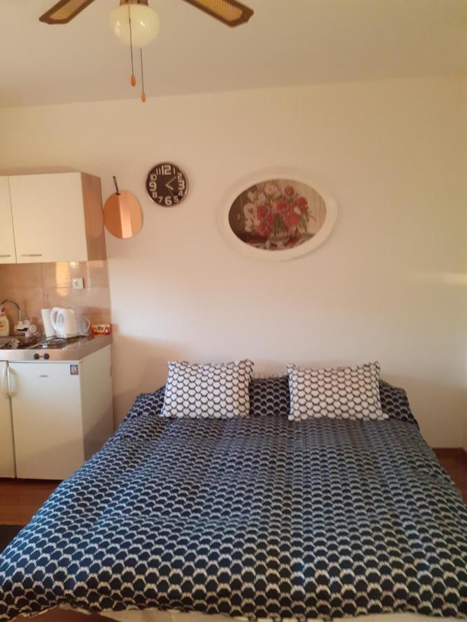 אימוטסקי Studio Apartman Miko מראה חיצוני תמונה